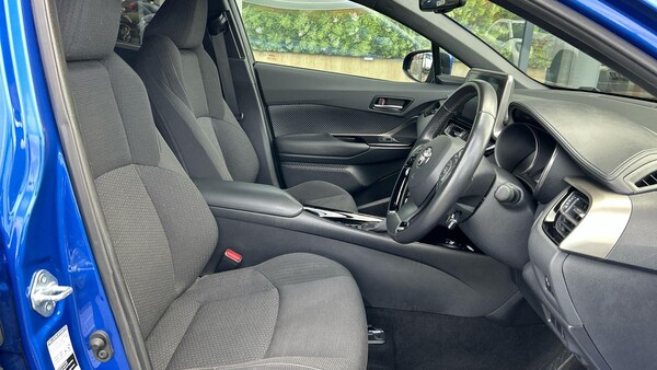 Used Toyota C-HR 2019 for sale - 76227900: Photo 17