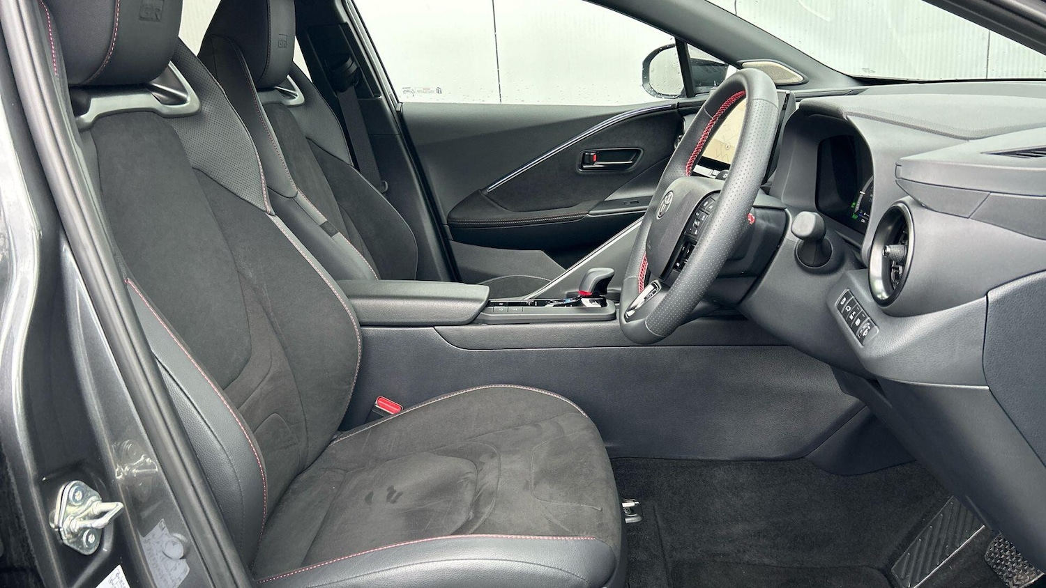 Used Toyota C-HR 2024 for sale - 77439798: Photo 15