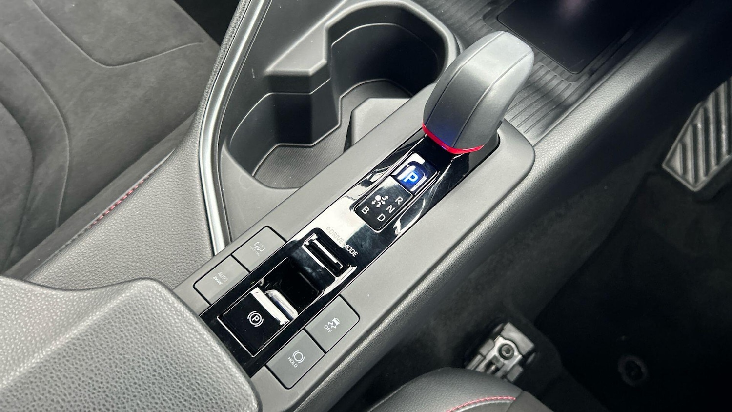 Used Toyota C-HR 2024 for sale - 77439798: Photo 31