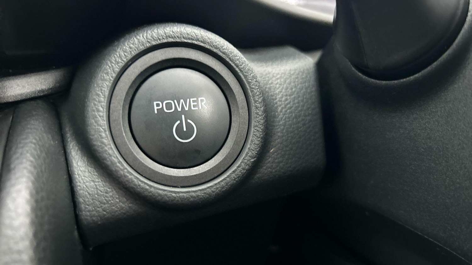 Used Toyota C-HR 2024 for sale - 77439798: Photo 39