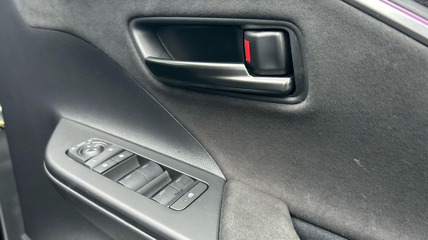 Used Toyota C-HR 2024 for sale - 77439798: Photo 43