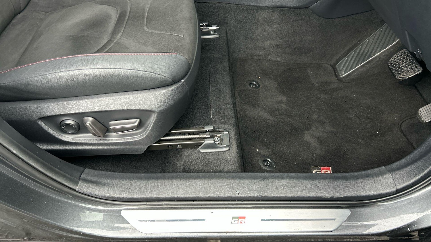 Used Toyota C-HR 2024 for sale - 77439798: Photo 46