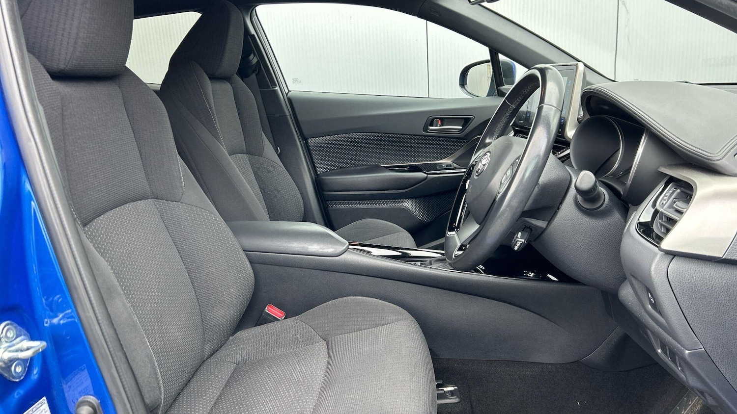 Used Toyota C-HR 2019 for sale - 77710368: Photo 15