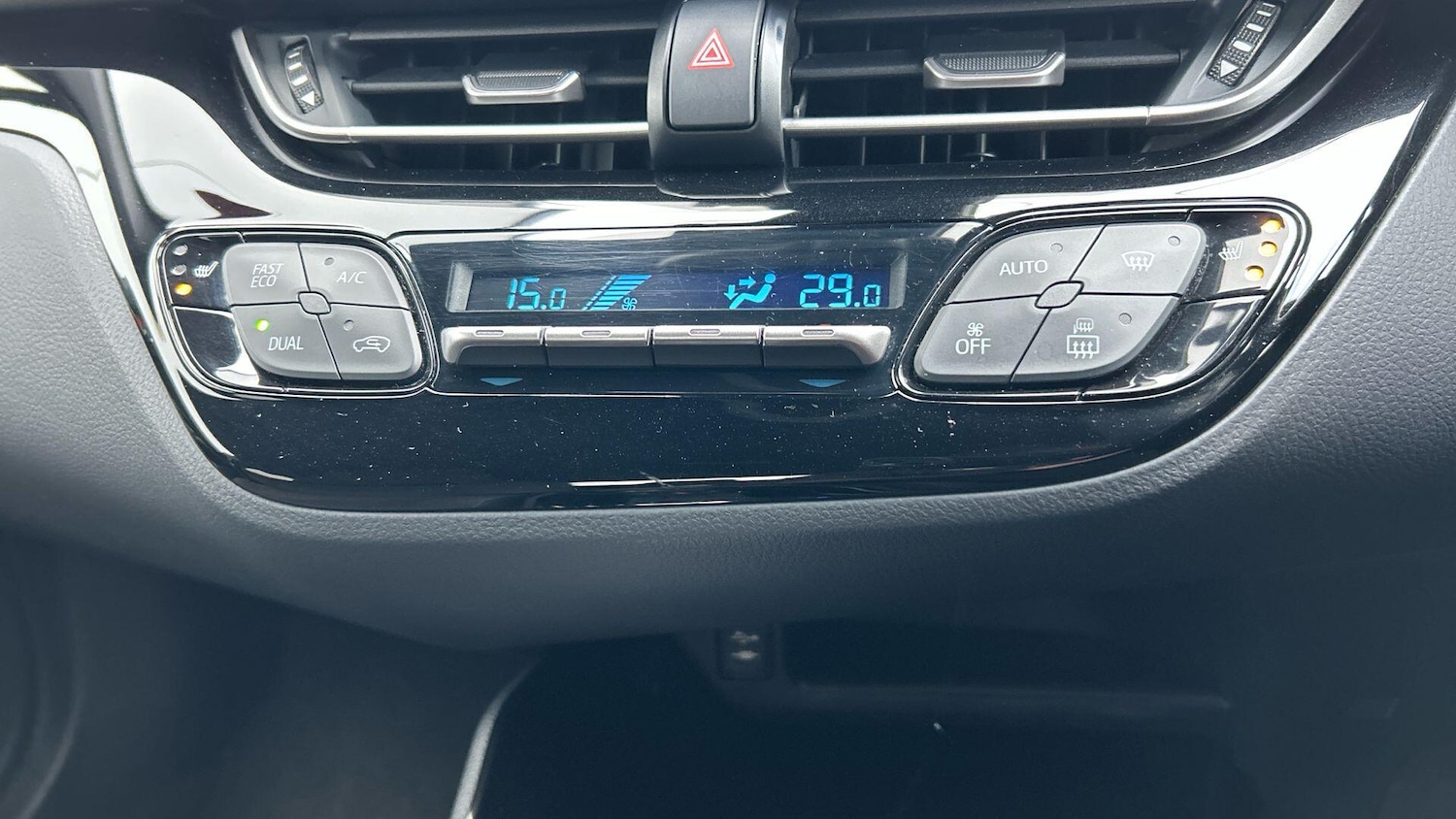 Used Toyota C-HR 2019 for sale - 77710368: Photo 30