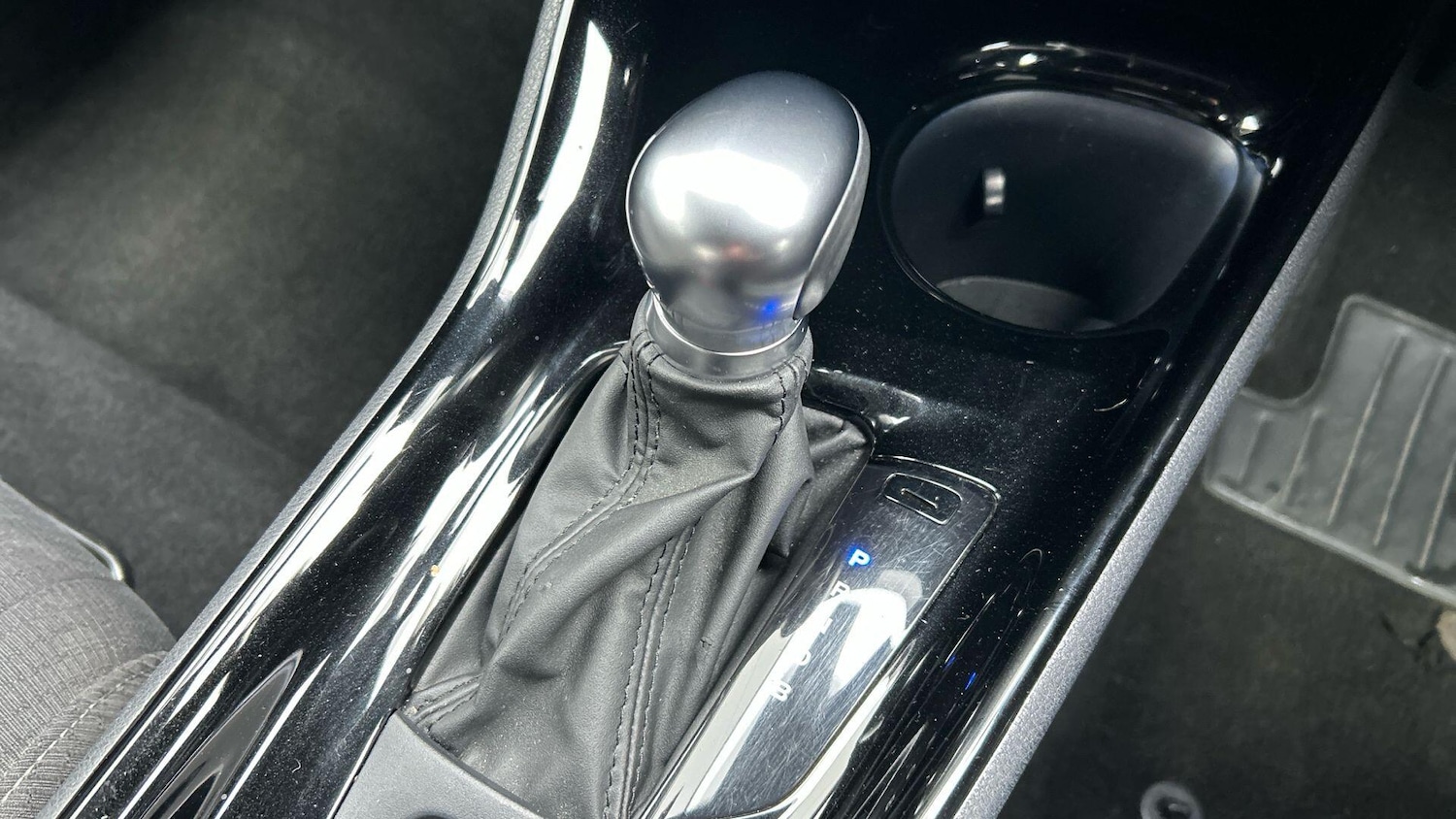 Used Toyota C-HR 2019 for sale - 77710368: Photo 32