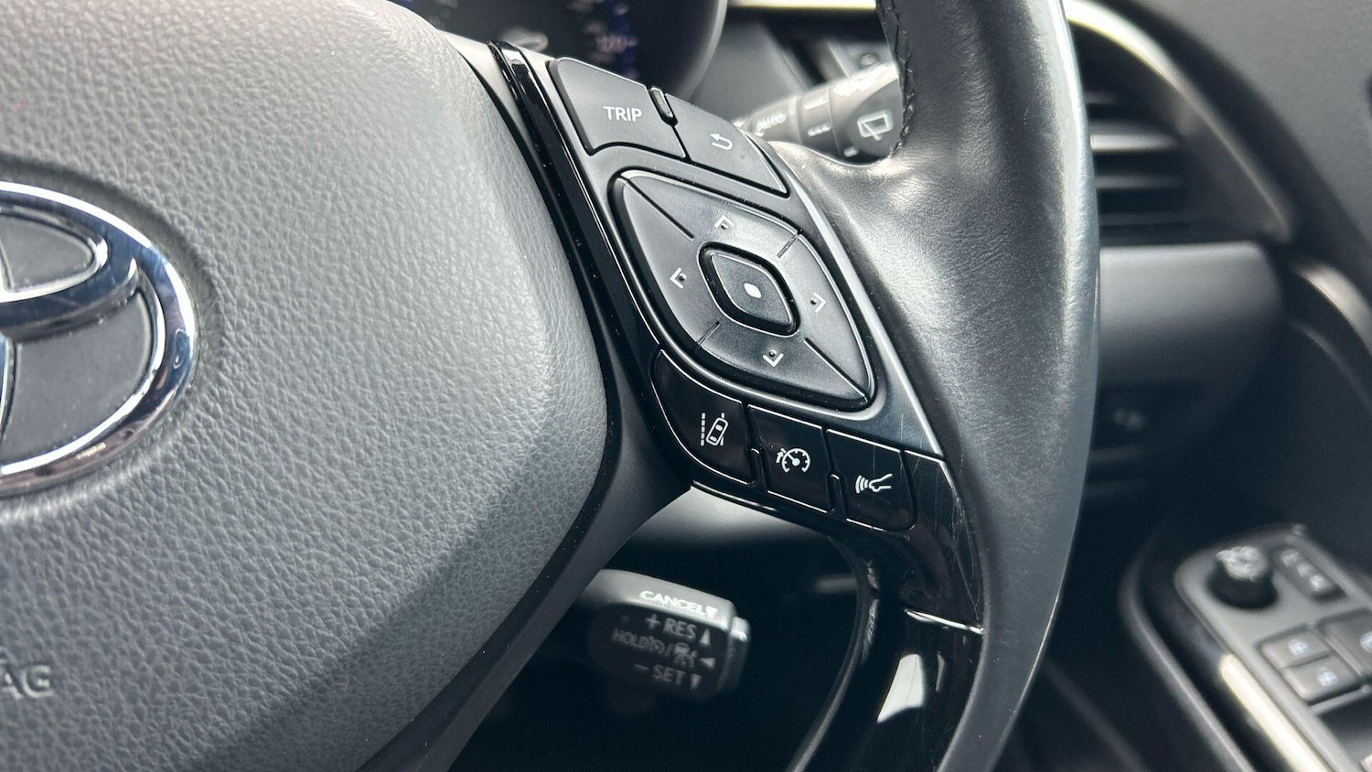 Used Toyota C-HR 2019 for sale - 77710368: Photo 35