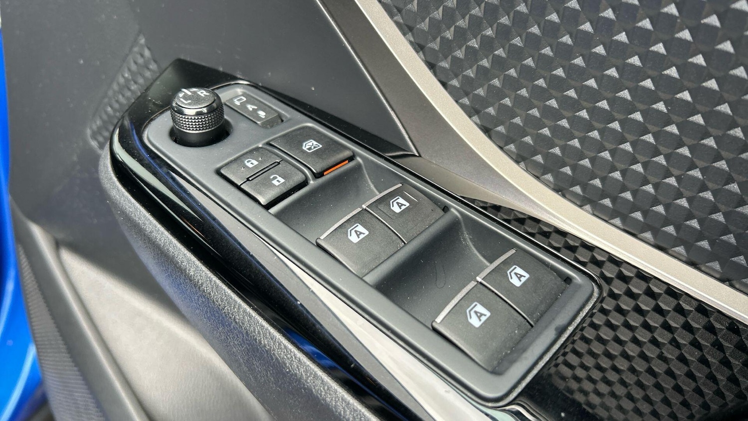 Used Toyota C-HR 2019 for sale - 77710368: Photo 38