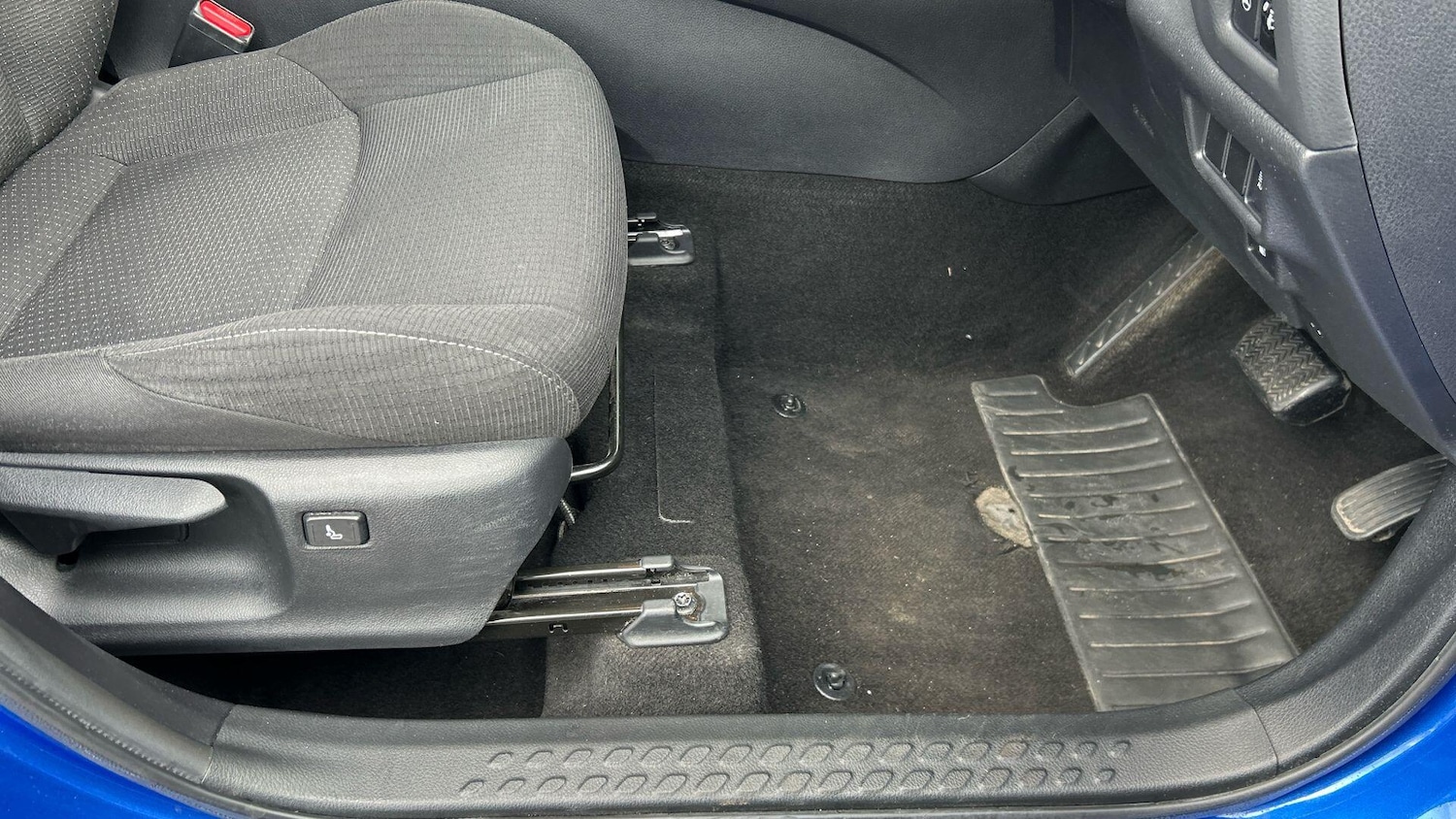 Used Toyota C-HR 2019 for sale - 77710368: Photo 40