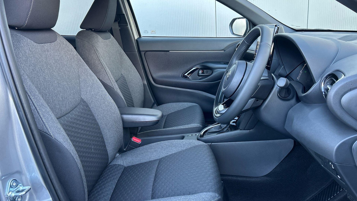 Used Toyota Yaris Cross 2025 for sale - 77253825: Photo 15