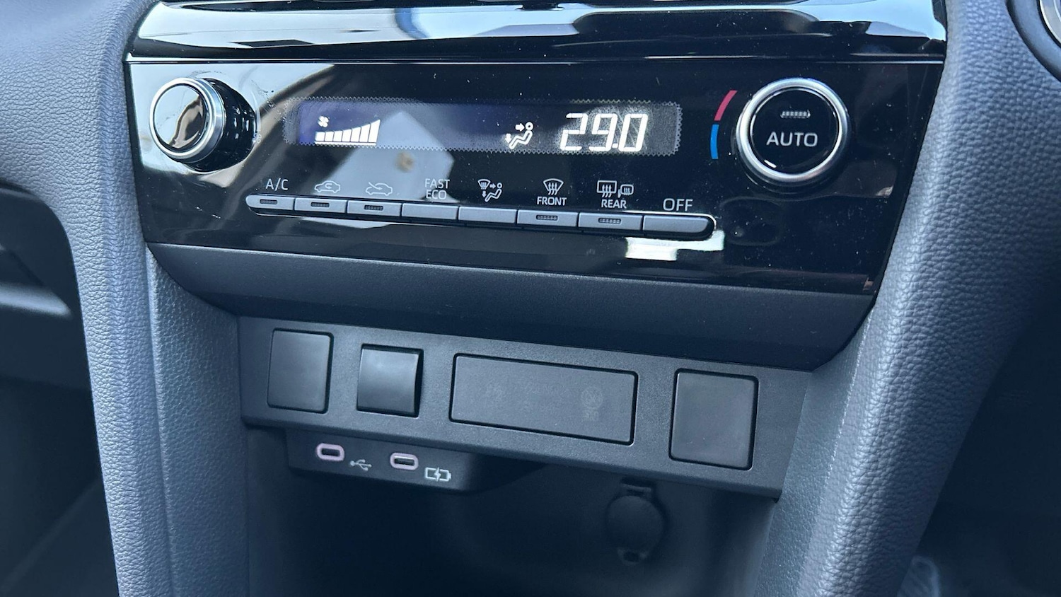 Used Toyota Yaris Cross 2025 for sale - 77253825: Photo 25