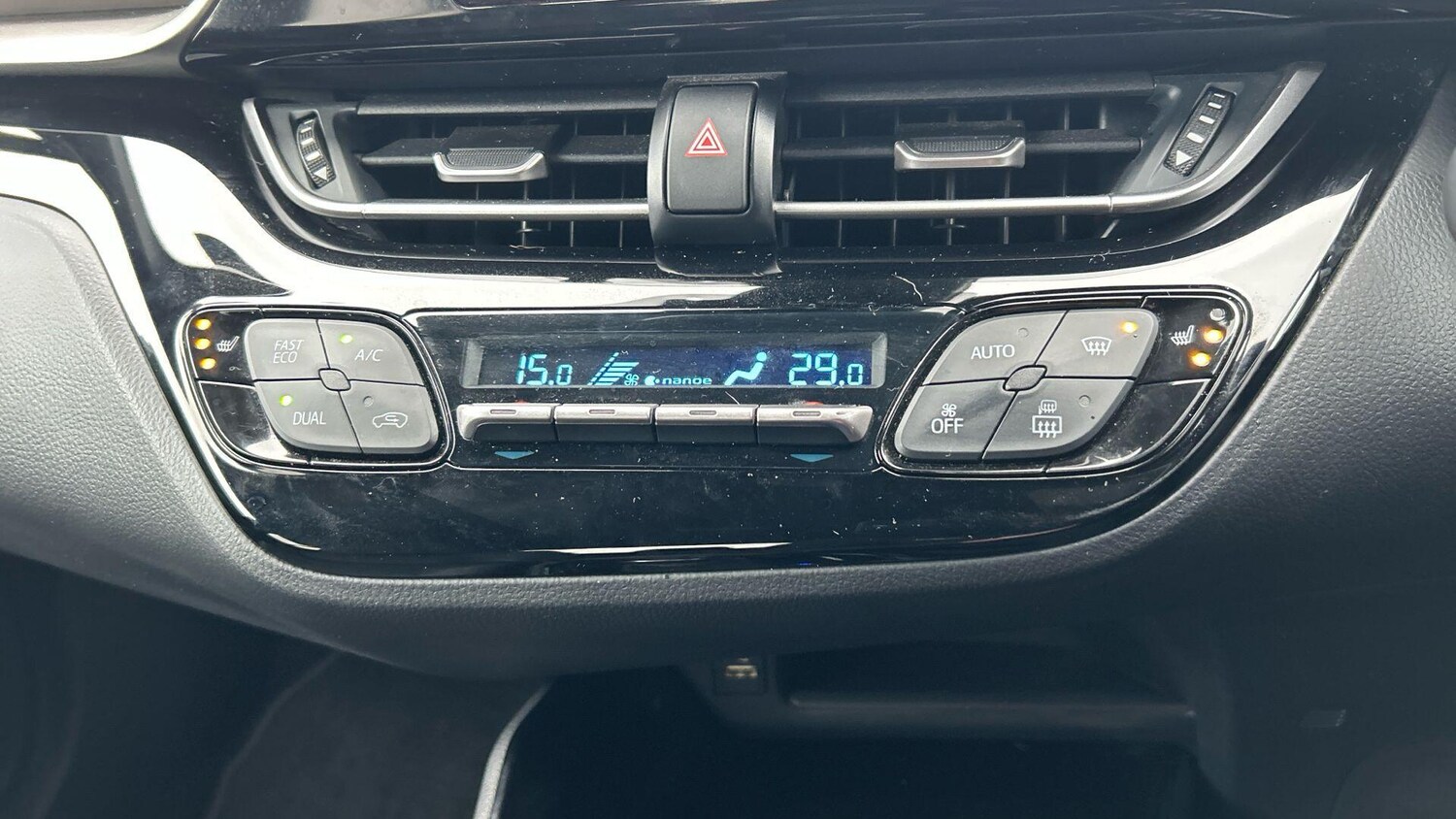 Used Toyota C-HR for sale - 77909726: Photo 29