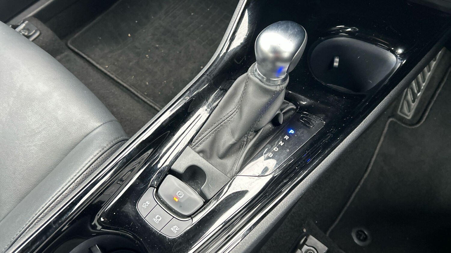 Used Toyota C-HR for sale - 77909726: Photo 30