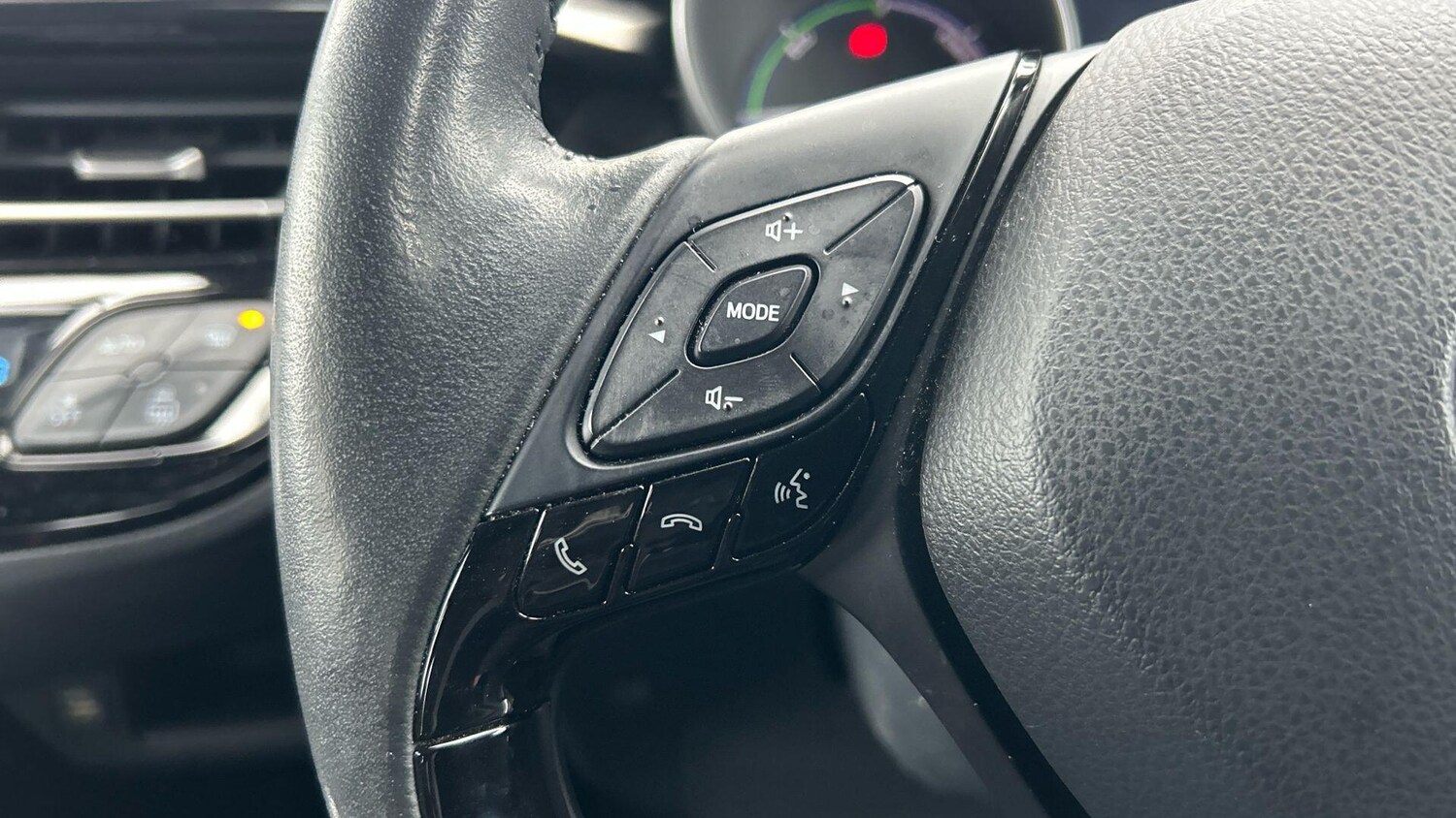 Used Toyota C-HR for sale - 77909726: Photo 36