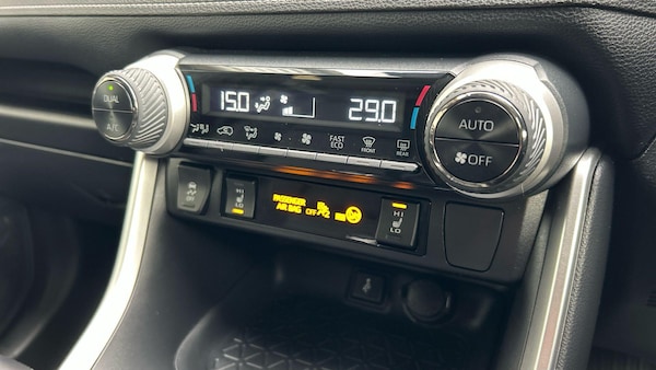 Used Toyota RAV4 2022 for sale - 76020928: Photo 34