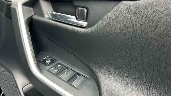 Used Toyota RAV4 2022 for sale - 76020928: Photo 44