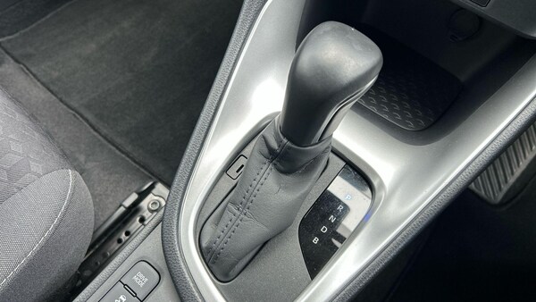 Used Toyota Yaris 2023 for sale - 76200039: Photo 33