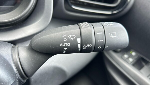 Used Toyota Yaris 2023 for sale - 76200039: Photo 37