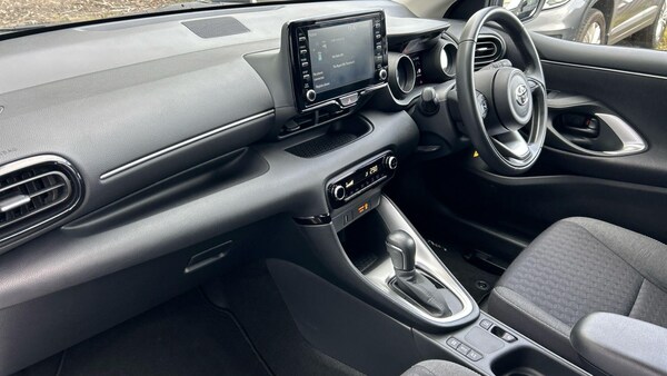 Used Toyota Yaris 2023 for sale - 76200039: Photo 41