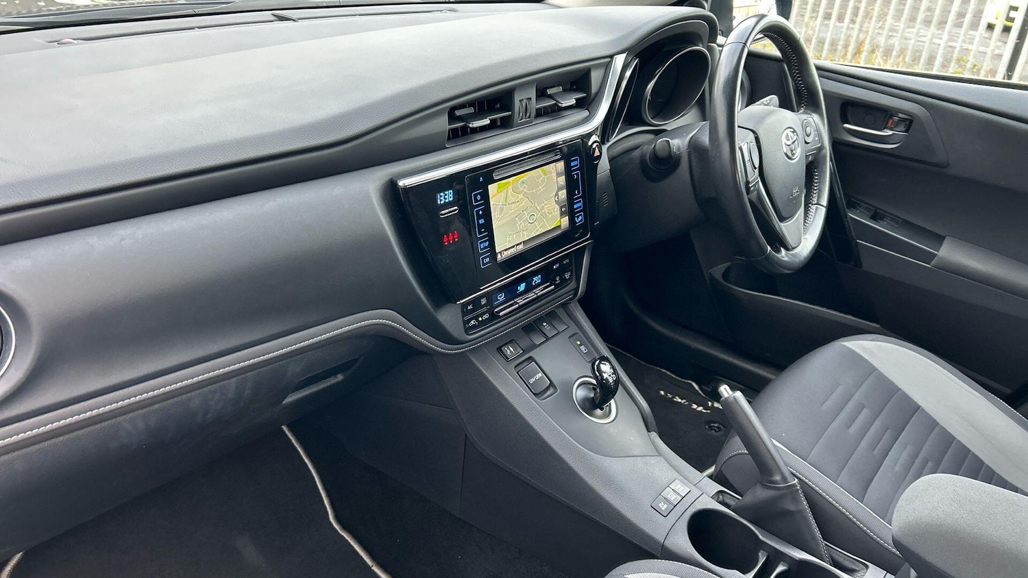 Used Toyota Auris for sale - 76997330: Photo 39