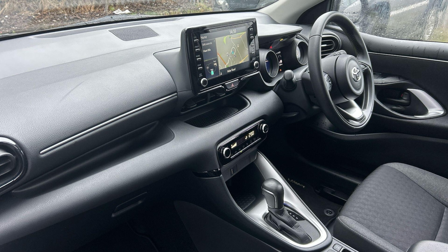 Used Toyota Yaris 2022 for sale - 77574550: Photo 40