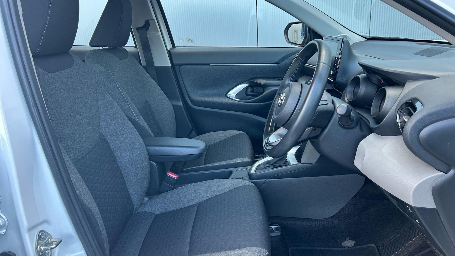 Used Toyota Yaris Cross 2022 for sale - 76689799: Photo 15