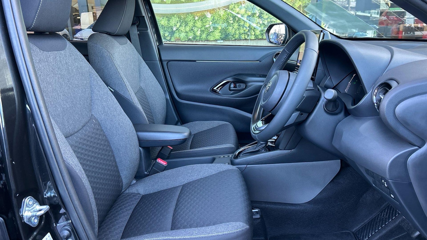 Used Toyota Yaris Cross 2025 for sale - 77255224: Photo 15