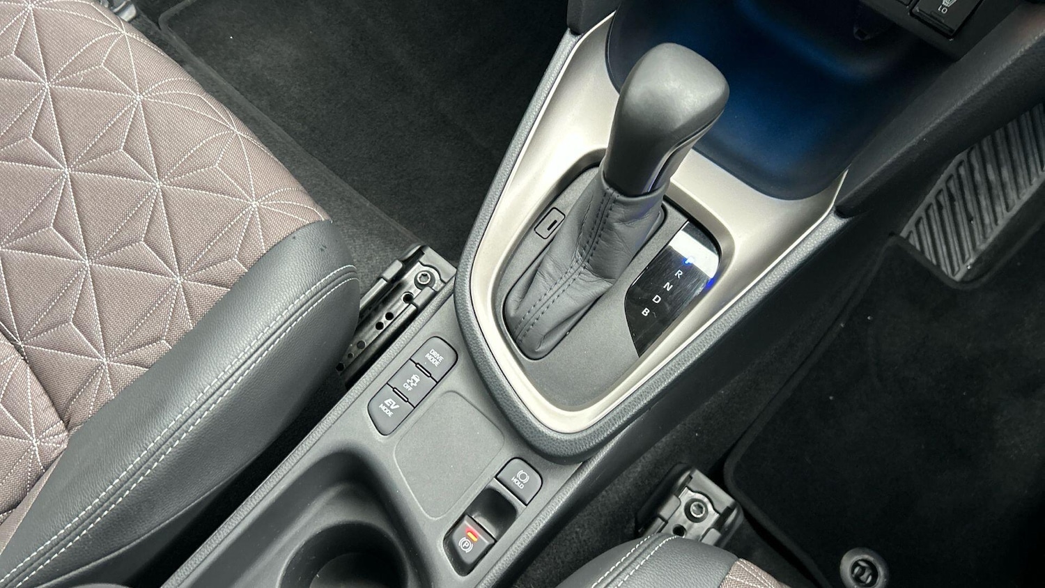 Used Toyota Yaris Cross 2023 for sale - 76825073: Photo 31