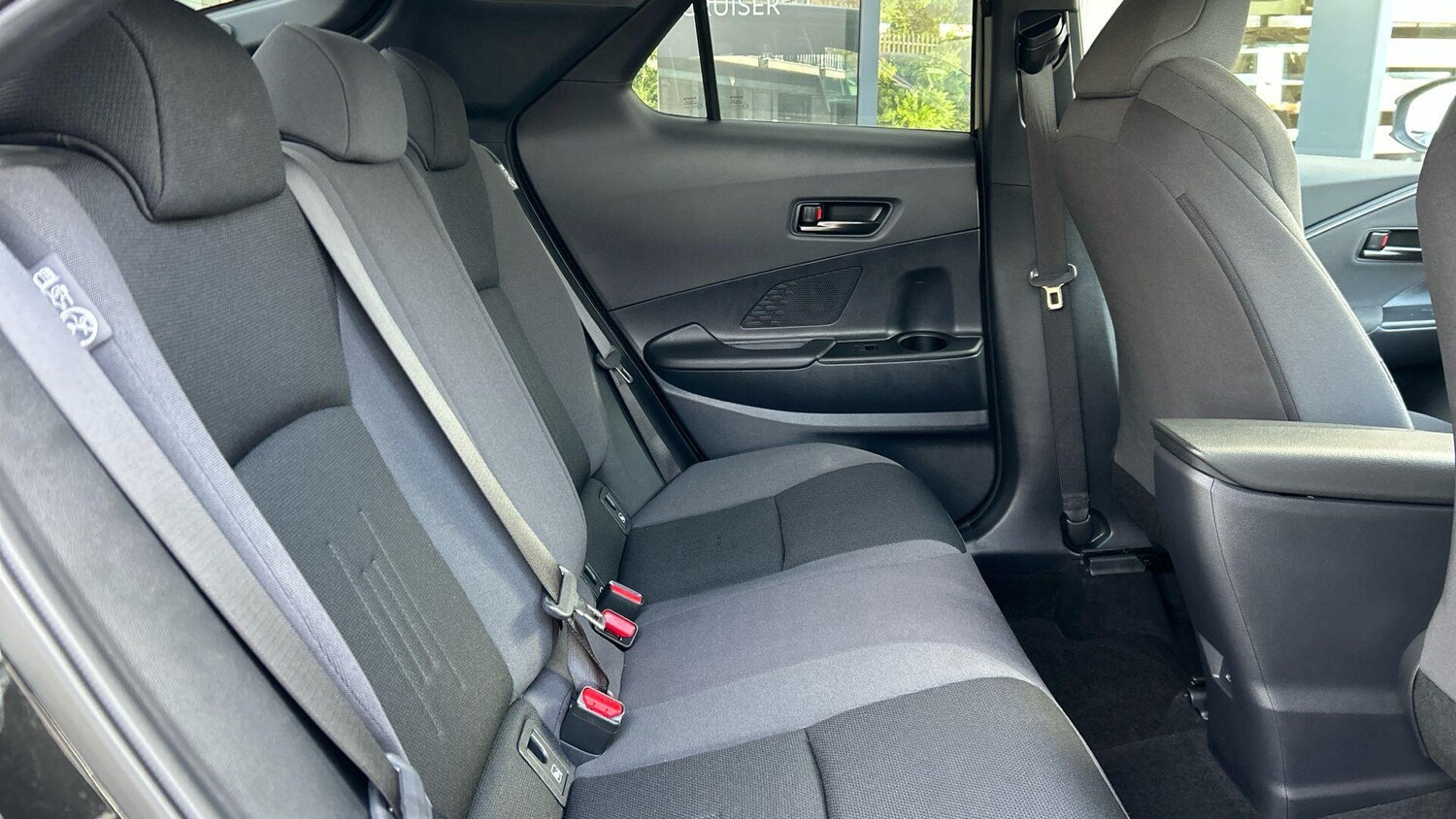 Used Toyota C-HR for sale - 77670679: Photo 16