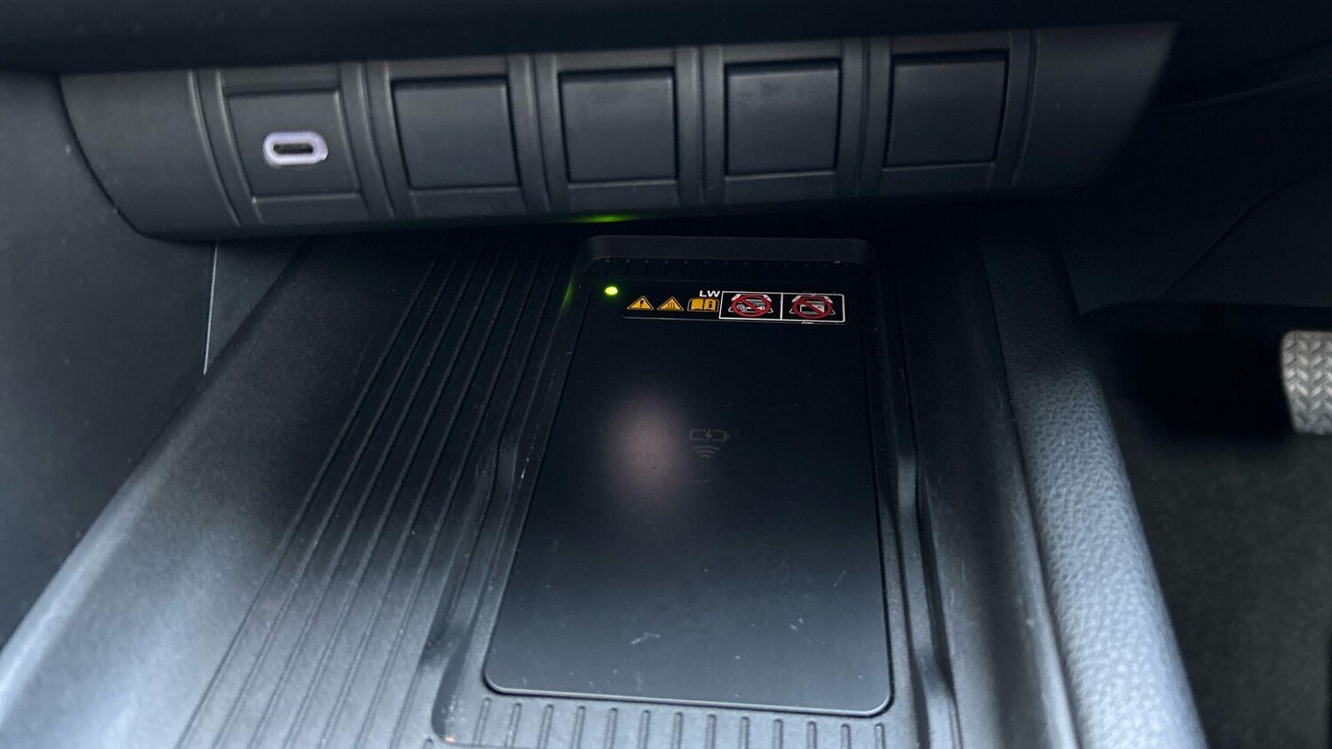 Used Toyota C-HR for sale - 77670679: Photo 29