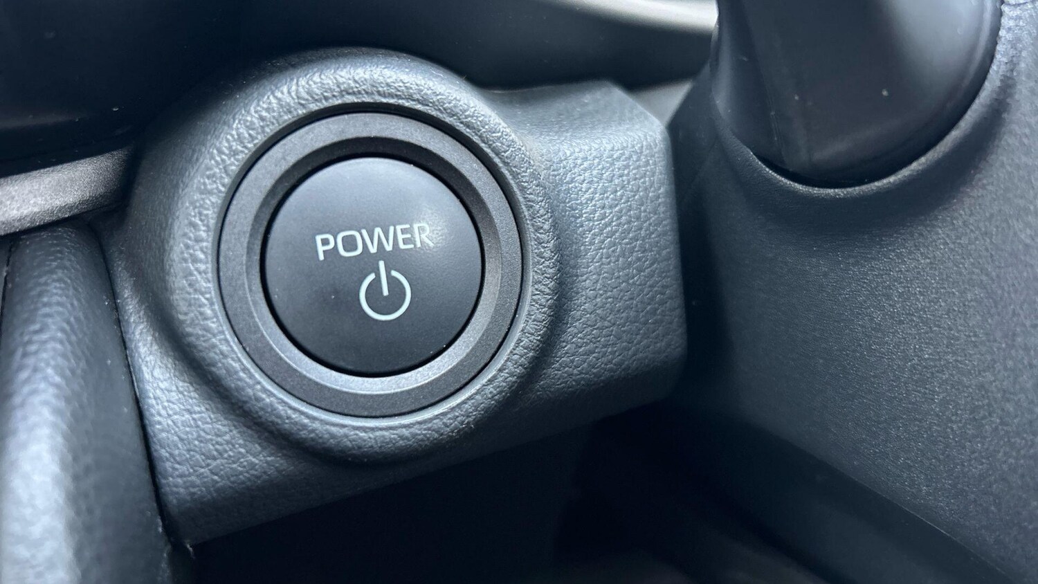 Used Toyota C-HR for sale - 77670679: Photo 30