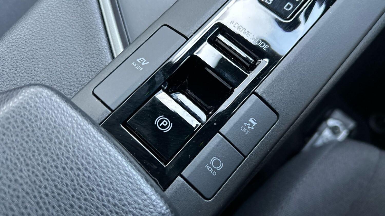 Used Toyota C-HR for sale - 77670679: Photo 33