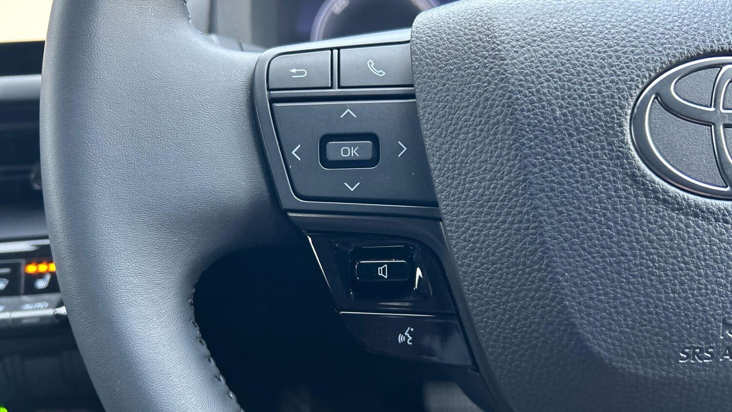 Used Toyota C-HR for sale - 77670679: Photo 37