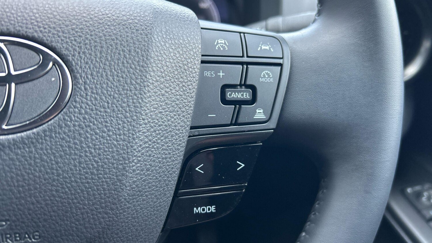 Used Toyota C-HR for sale - 77670679: Photo 38