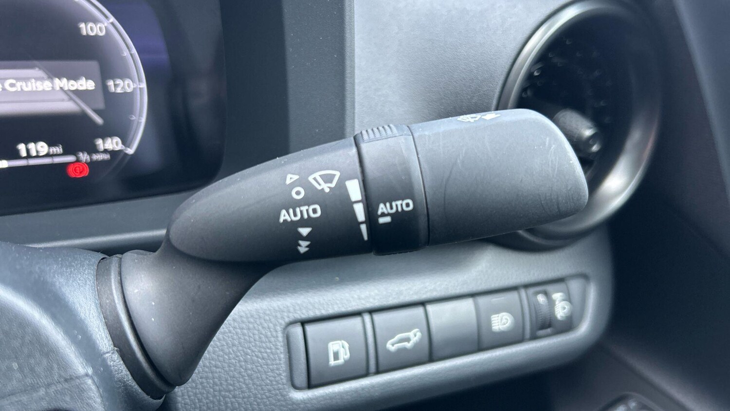 Used Toyota C-HR for sale - 77670679: Photo 39