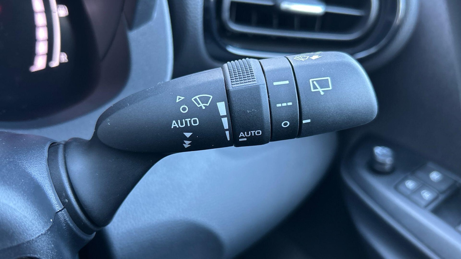 Used Toyota Yaris Cross 2025 for sale - 77155342: Photo 32