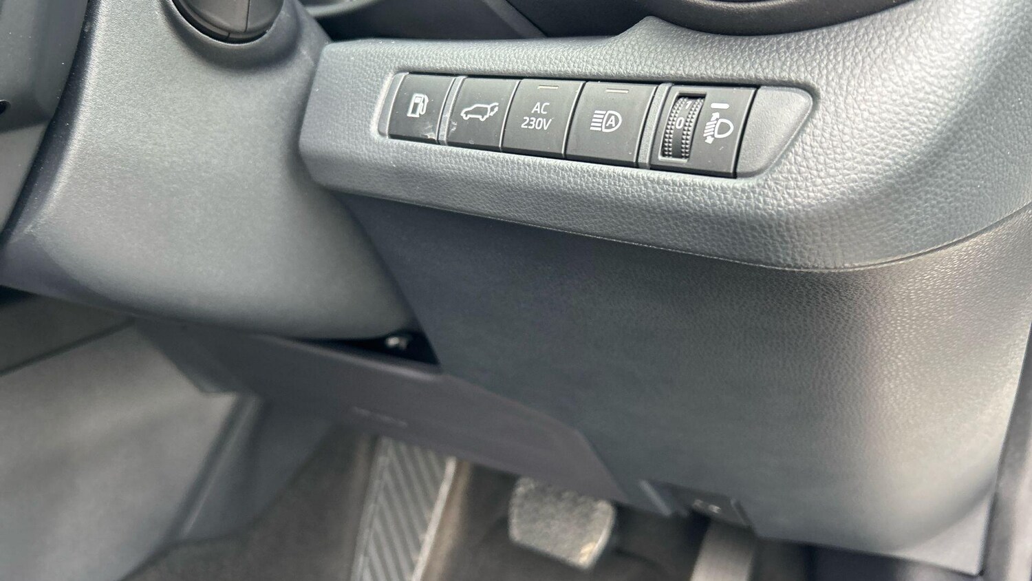 Used Toyota C-HR 2024 for sale - 77710384: Photo 41