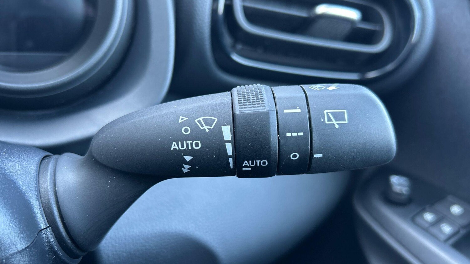 Used Toyota Yaris 2023 for sale - 77784194: Photo 35