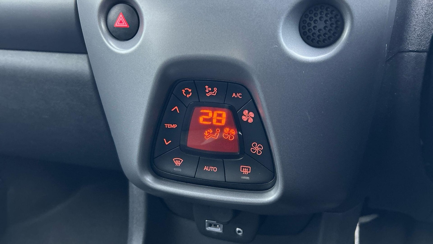 Used Toyota AYGO 2018 for sale - 77376429: Photo 30