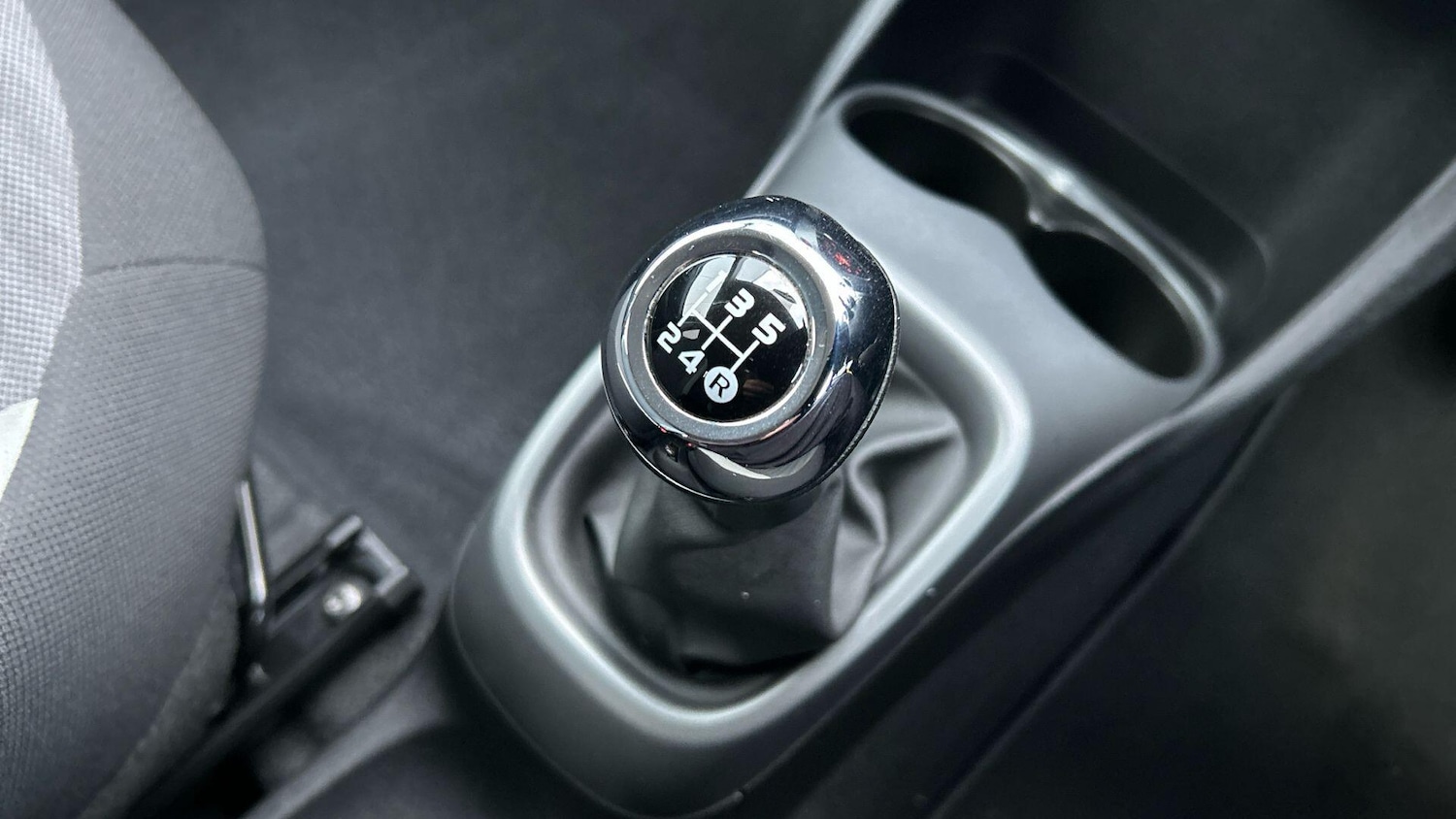 Used Toyota AYGO 2018 for sale - 77376429: Photo 31