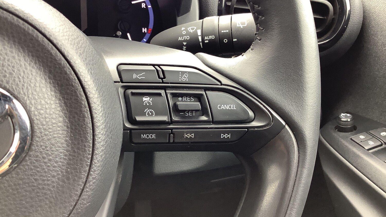 Used Toyota Yaris Cross 2021 for sale - 77574210: Photo 32