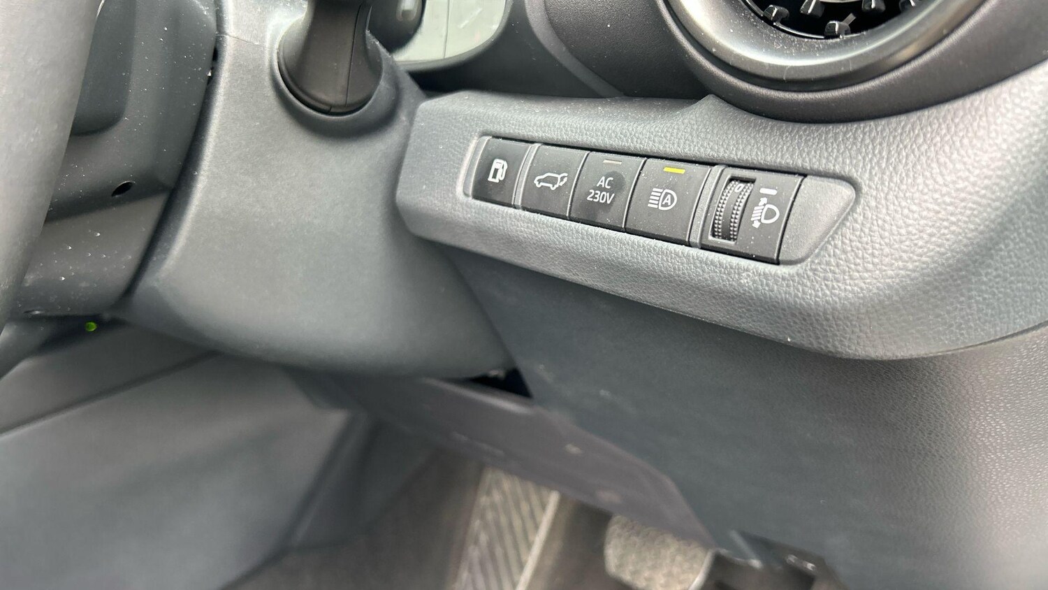 Used Toyota C-HR 2024 for sale - 77723548: Photo 40