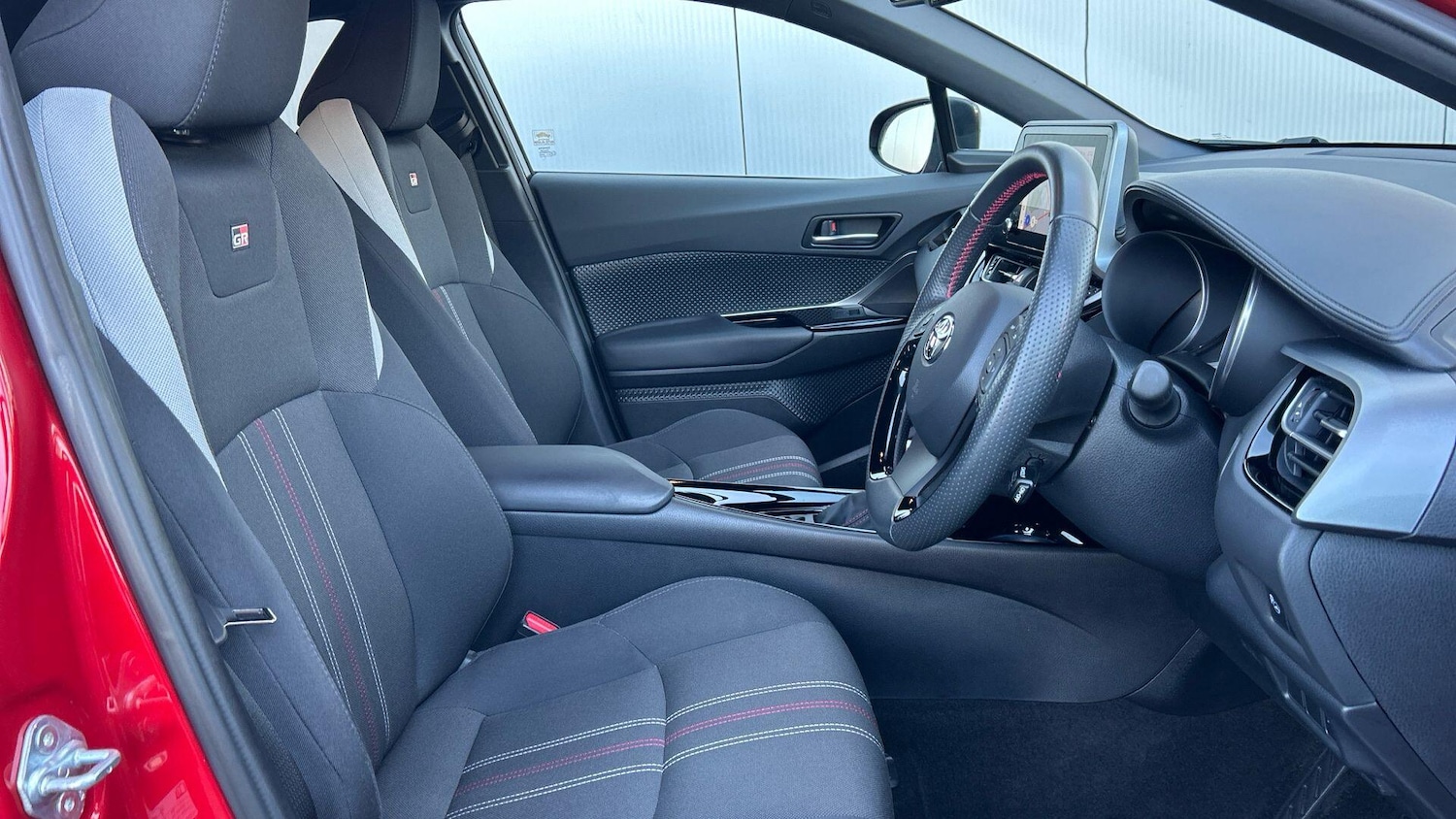 Used Toyota C-HR 2023 for sale - 77016174: Photo 15