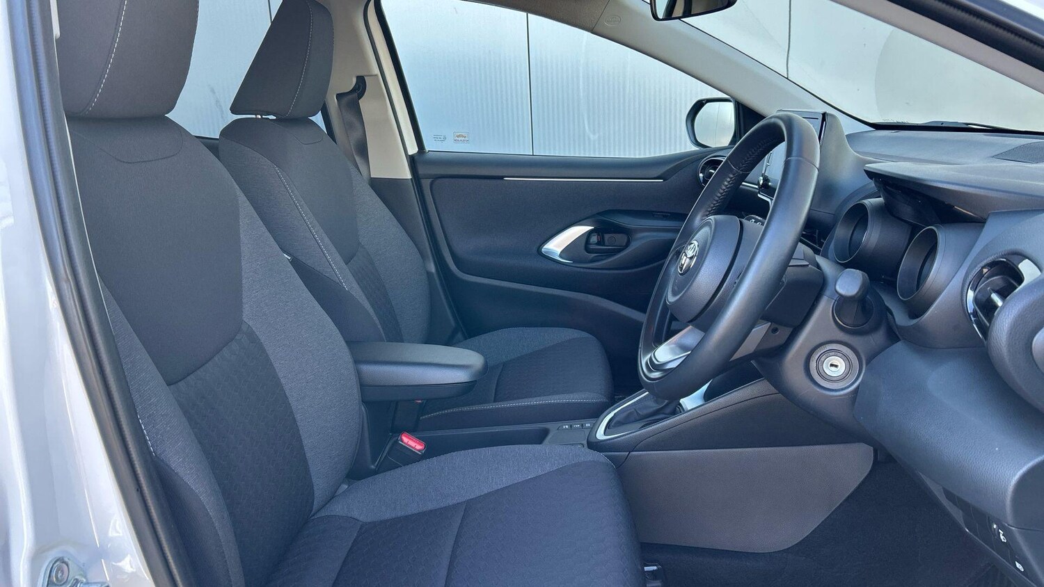 Used Toyota Yaris 2024 for sale - 77940506: Photo 15