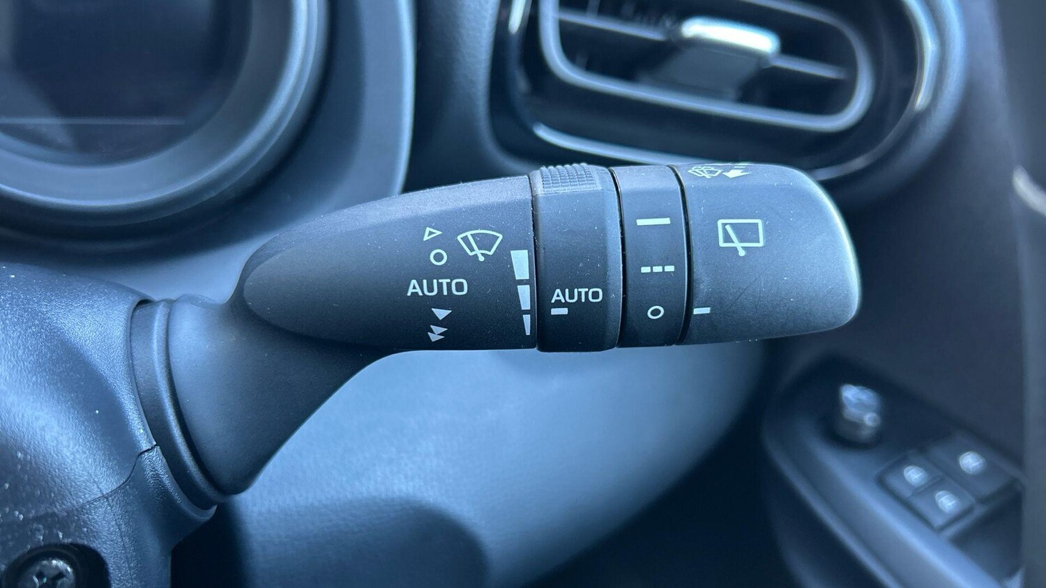 Used Toyota Yaris 2024 for sale - 77940506: Photo 35