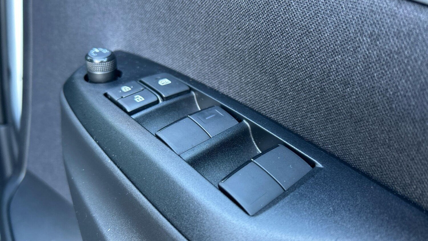 Used Toyota Yaris 2024 for sale - 77940506: Photo 36