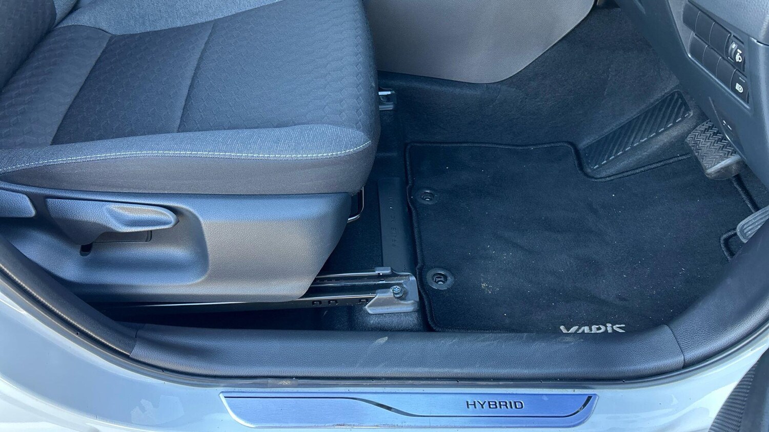 Used Toyota Yaris 2024 for sale - 77940506: Photo 38