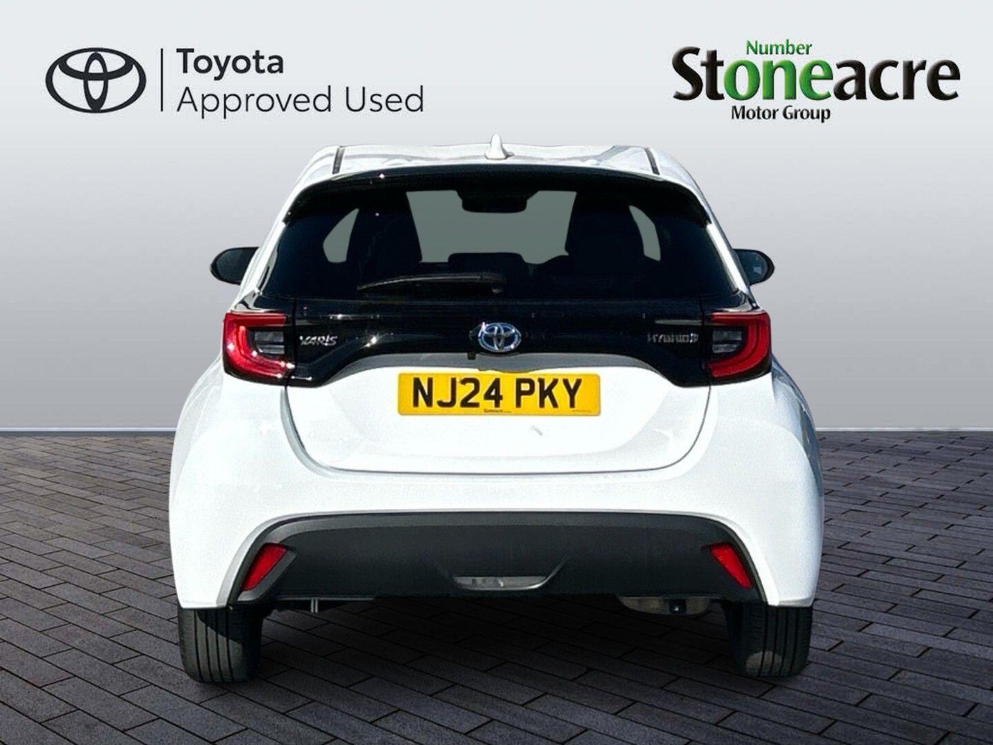 Used Toyota Yaris 2024 for sale - 77940506: Photo 4