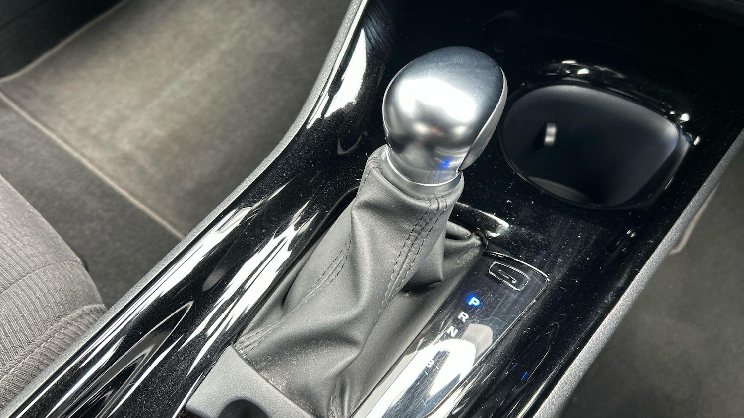 Used Toyota C-HR 2019 for sale - 76424666: Photo 32