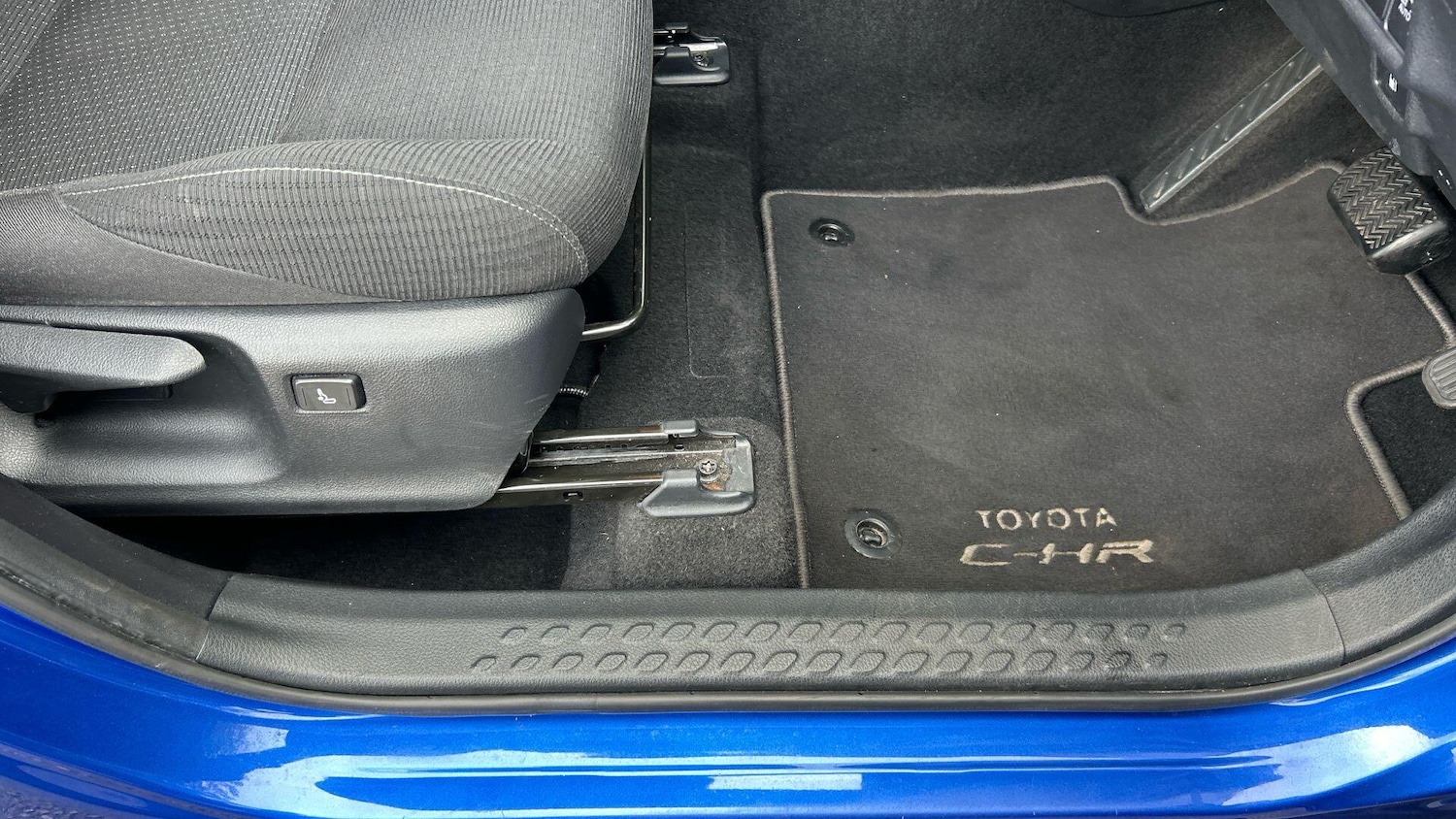 Used Toyota C-HR 2019 for sale - 76424666: Photo 42