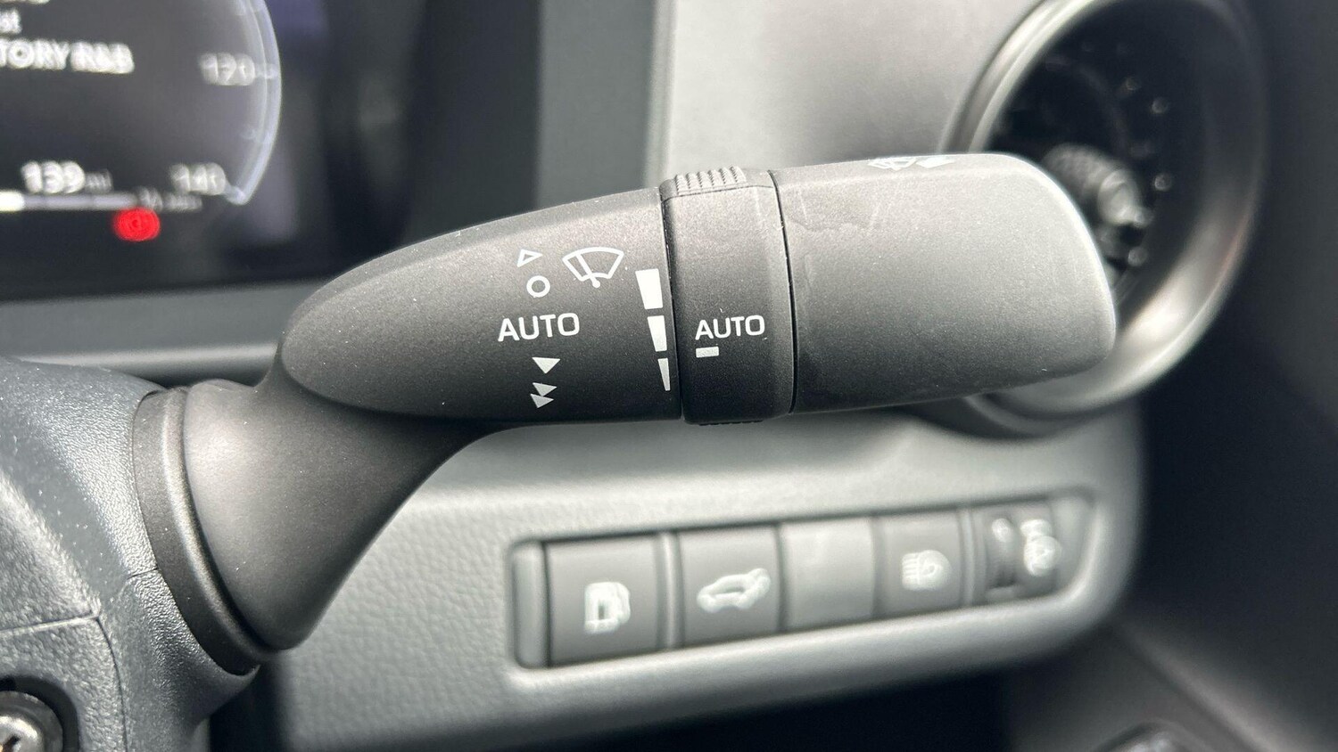 Used Toyota C-HR 2025 for sale - 78047904: Photo 37